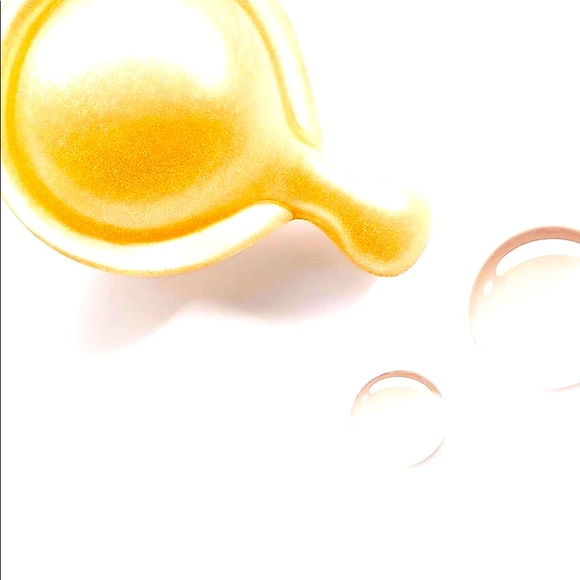 Elizabeth Arden Ceramide Capsules Daily Youth Restoring Serum, 7 Caps (3.2 mL) - Picture 2 of 4